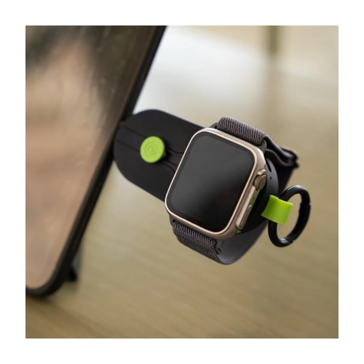 Goui 2000mAh Keychain Power Bank for Apple Watch - Preview 3