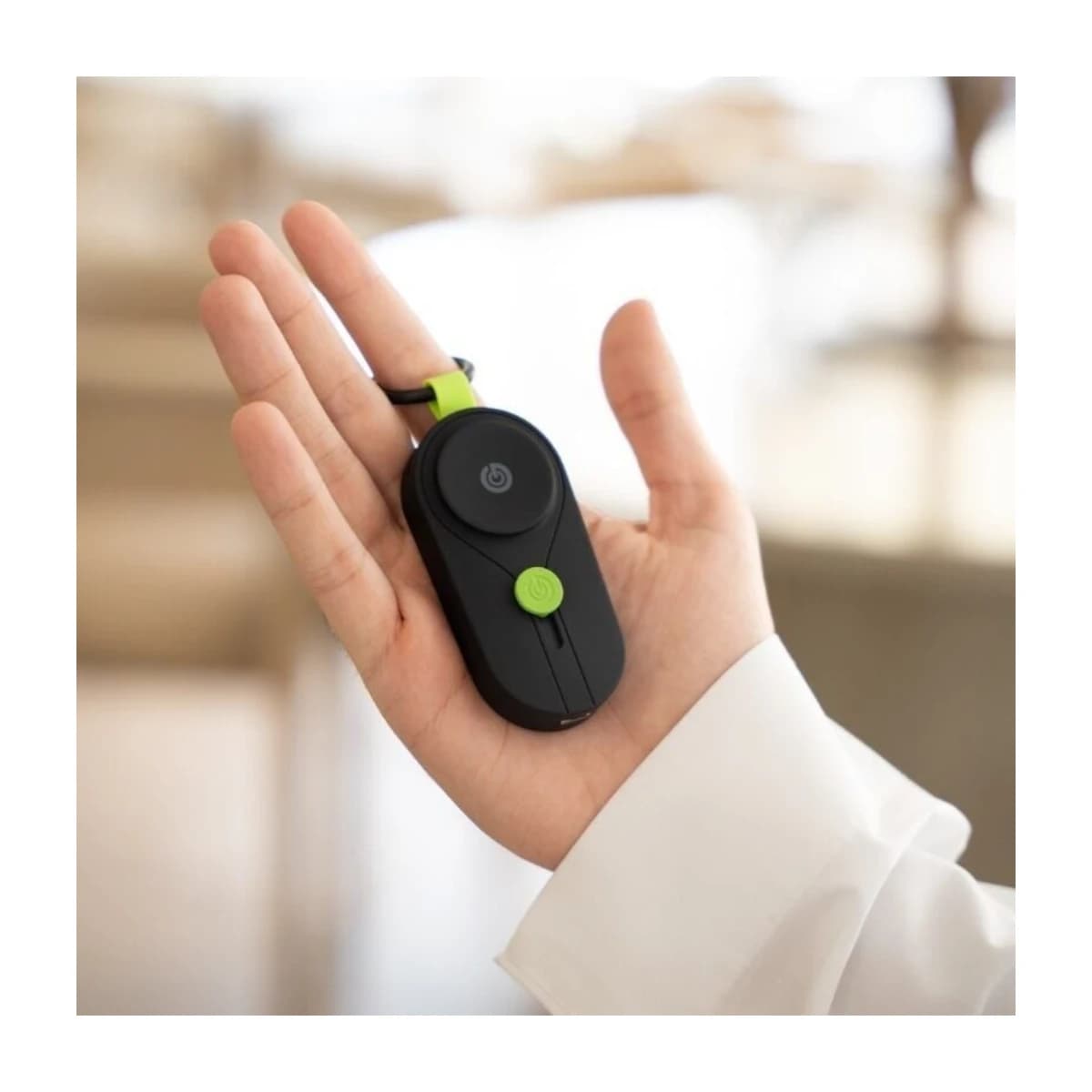 Goui 2000mAh Keychain Power Bank for Apple Watch - Preview 2